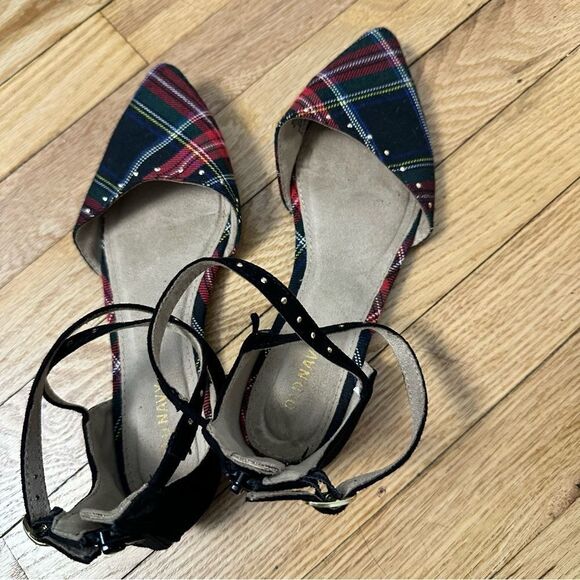 Old Navy size 6 red plaid flats - Picture 4 of 5